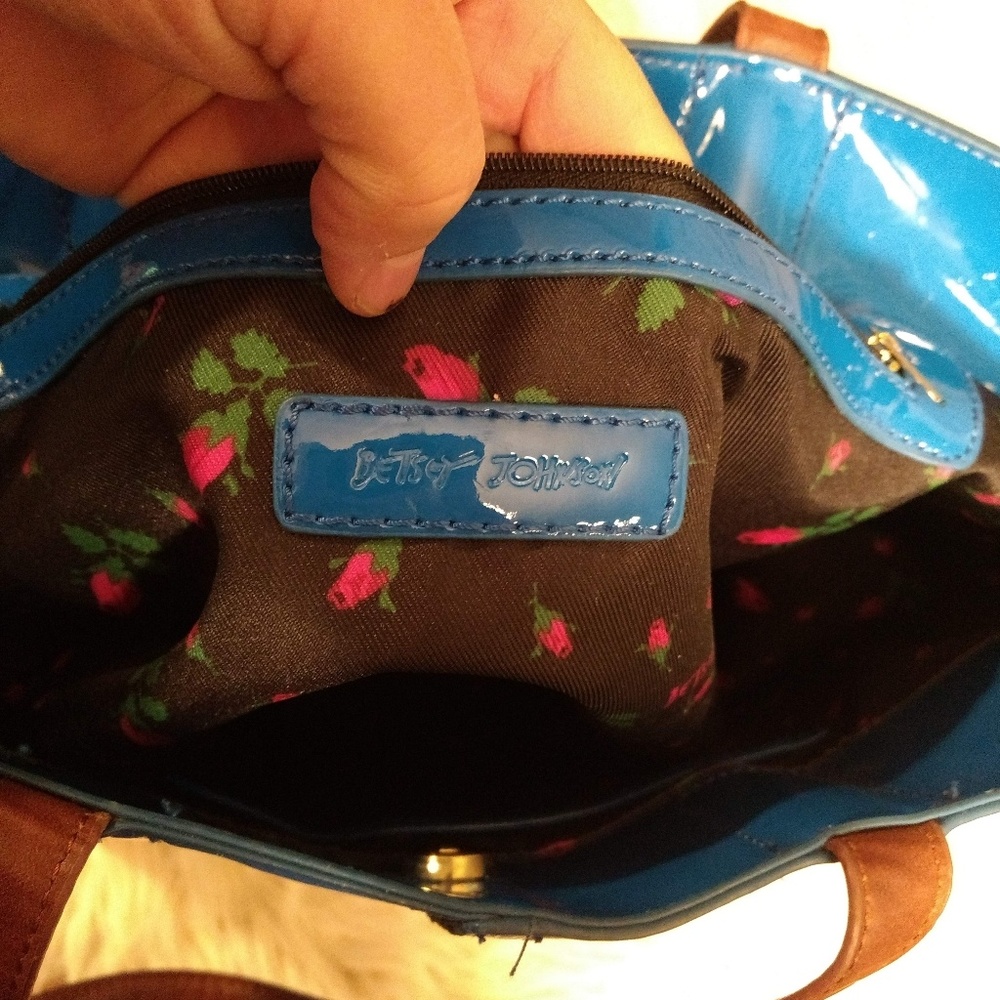 🔥👛BETSEY JOHNSON 👛🔥 - Picture 3 of 8